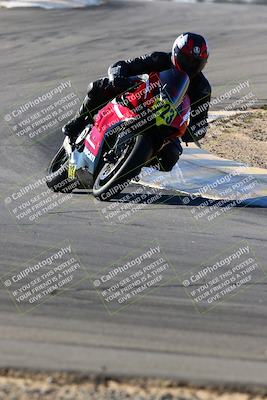 media/Jan-09-2022-SoCal Trackdays (Sun) [[2b1fec8404]]/Turns 9 and 8 (920am)/